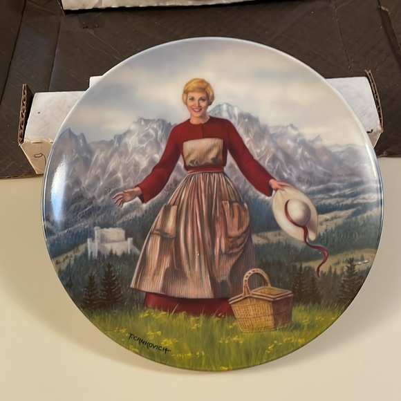 1986 Knowles The Sound Of Music Collectors Plate w/ Certificate of Authenticity - Picture 2 of 4
